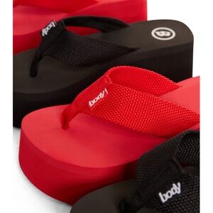 Body by Raven Tracy Platform flip flops red woven strap Womens 11 Fits 41 NIB